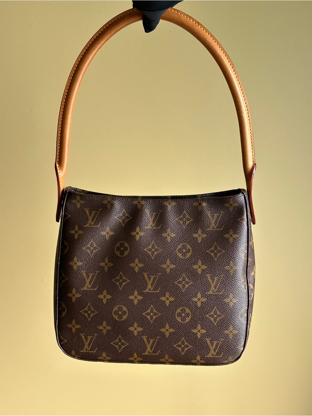 Louis Vuitton Looping MM Monogram Shoulder Bag